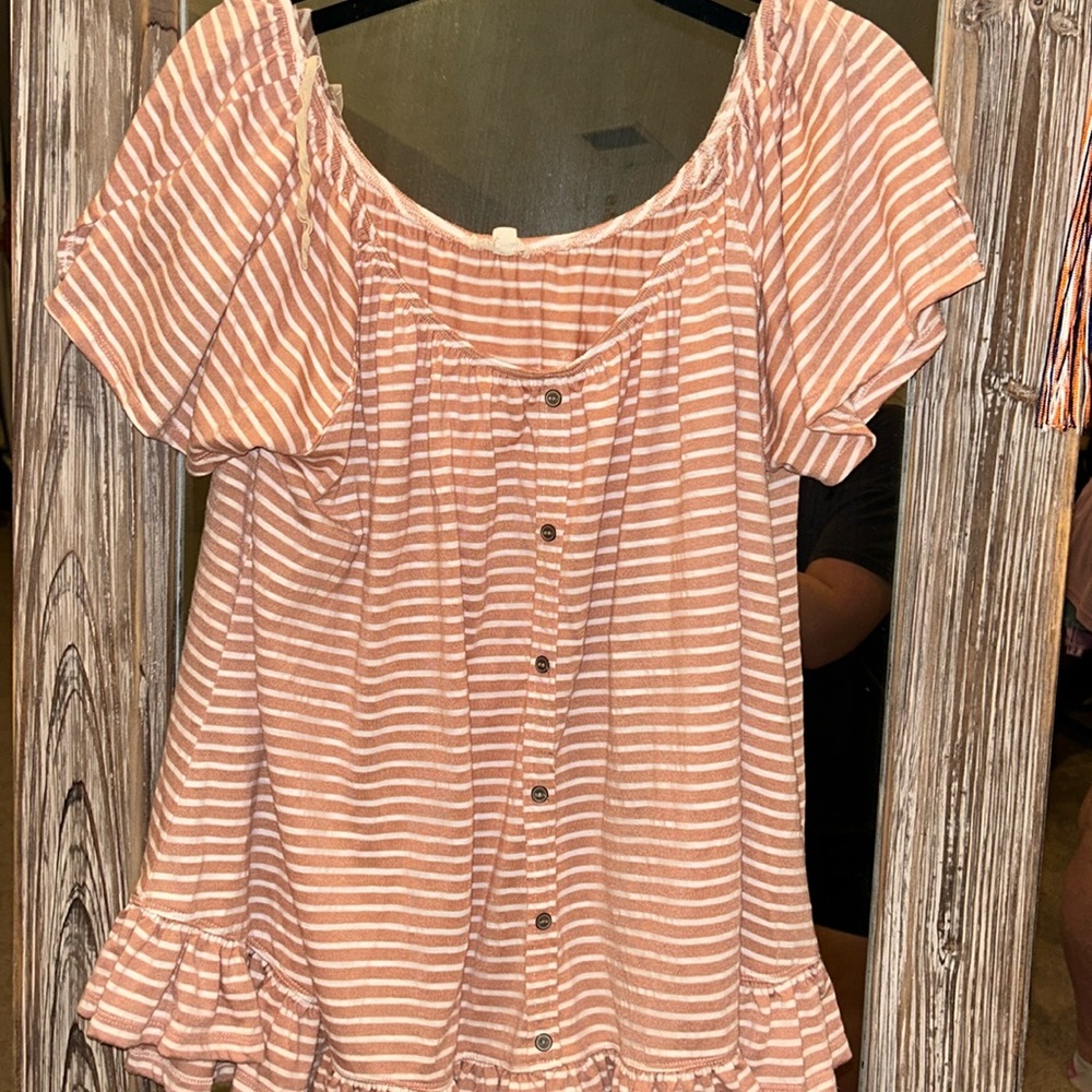 Size L Easel pink/white striped babydoll top